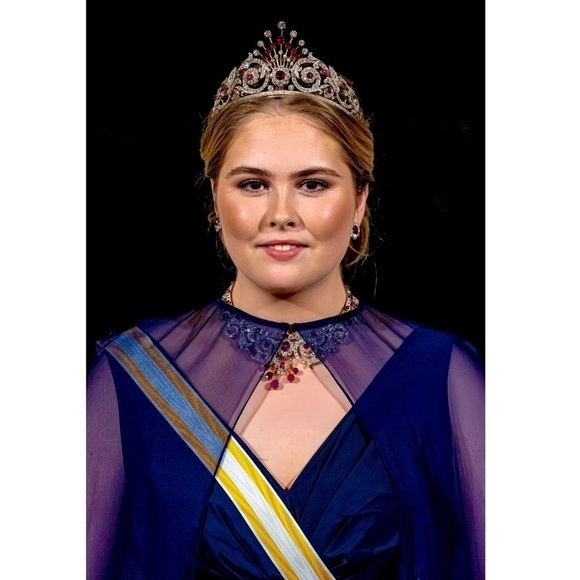 MARCHESA Navy Taffeta Ruffled Shoulder V-Neck Ruched Waist Low Back Ball Gown 4 - Picture 5 of 13